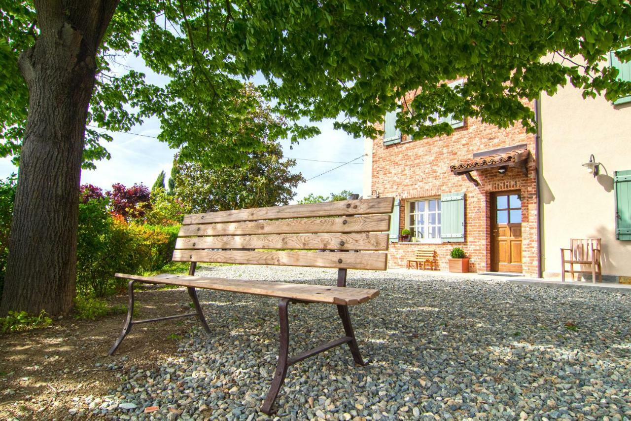 La Casa Del Tiglio Bed & Breakfast Mombaruzzo Exterior photo